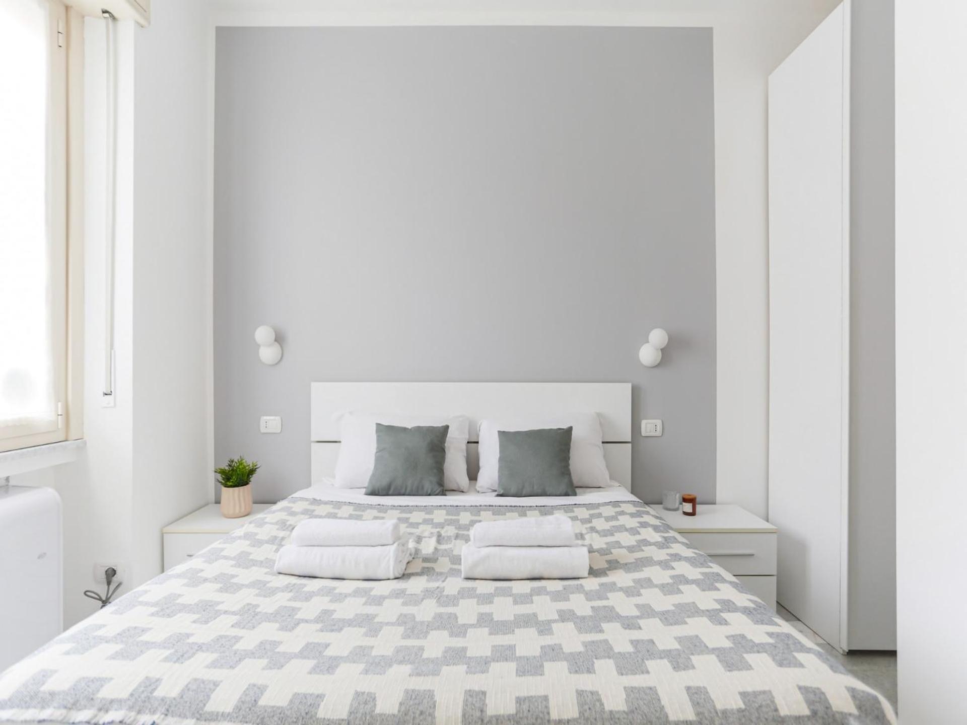 The Best Rent - Bright Two-Bedroom Apartment In Central Station Area Milan Bagian luar foto