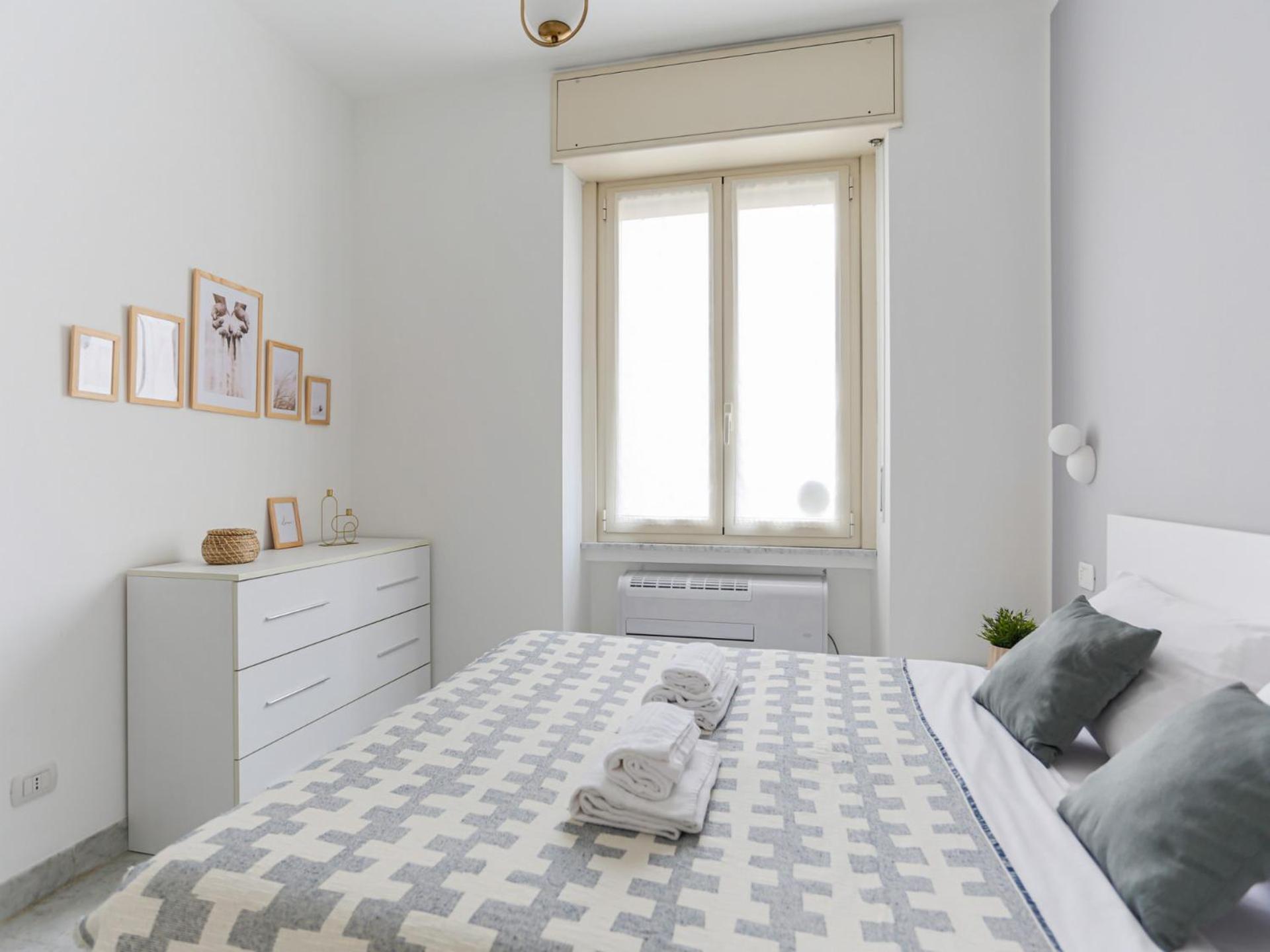 The Best Rent - Bright Two-Bedroom Apartment In Central Station Area Milan Bagian luar foto